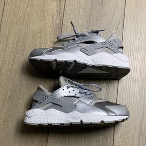 W AIR HUARACHE RUN SE
